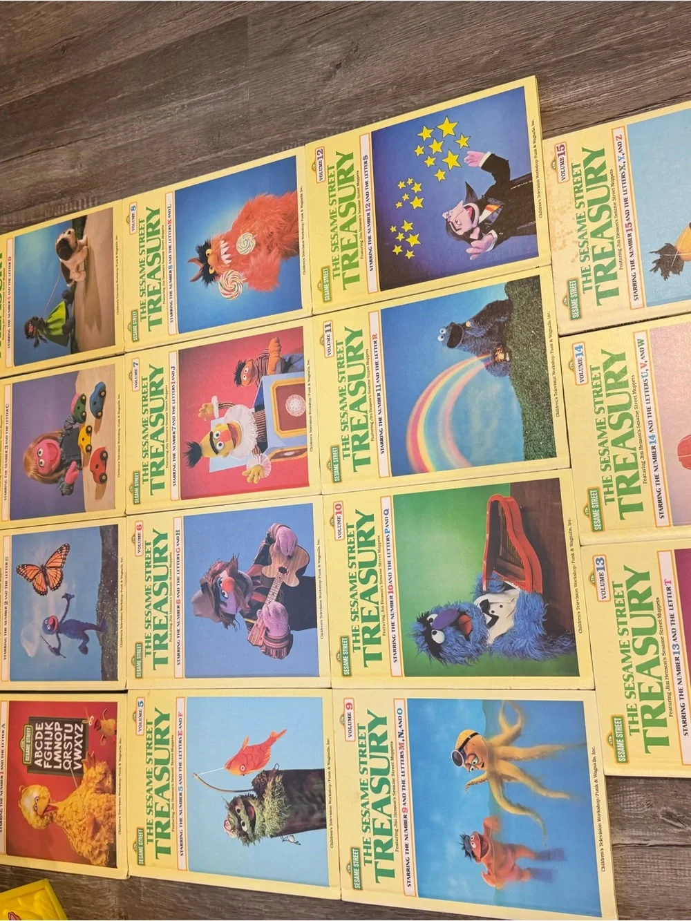 The Sesame Street Treasury Collection - Assorted Yellow Covers